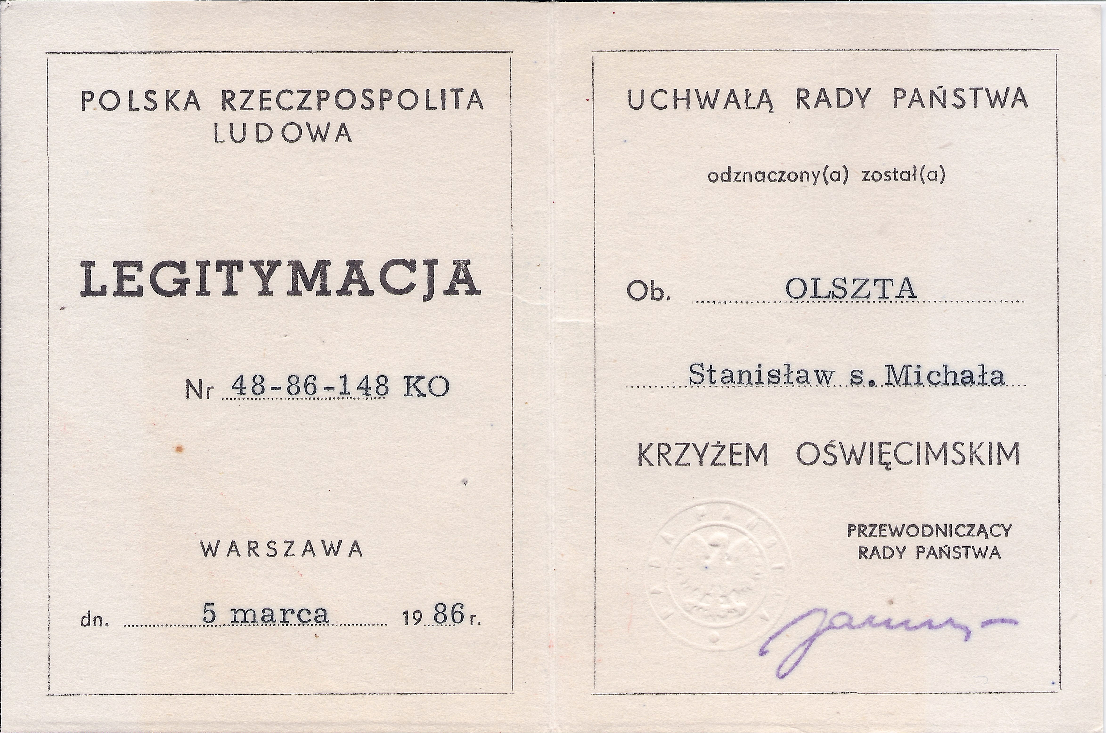 Zdjęcie polskiego paszportu z nazwiskiem levymagia.