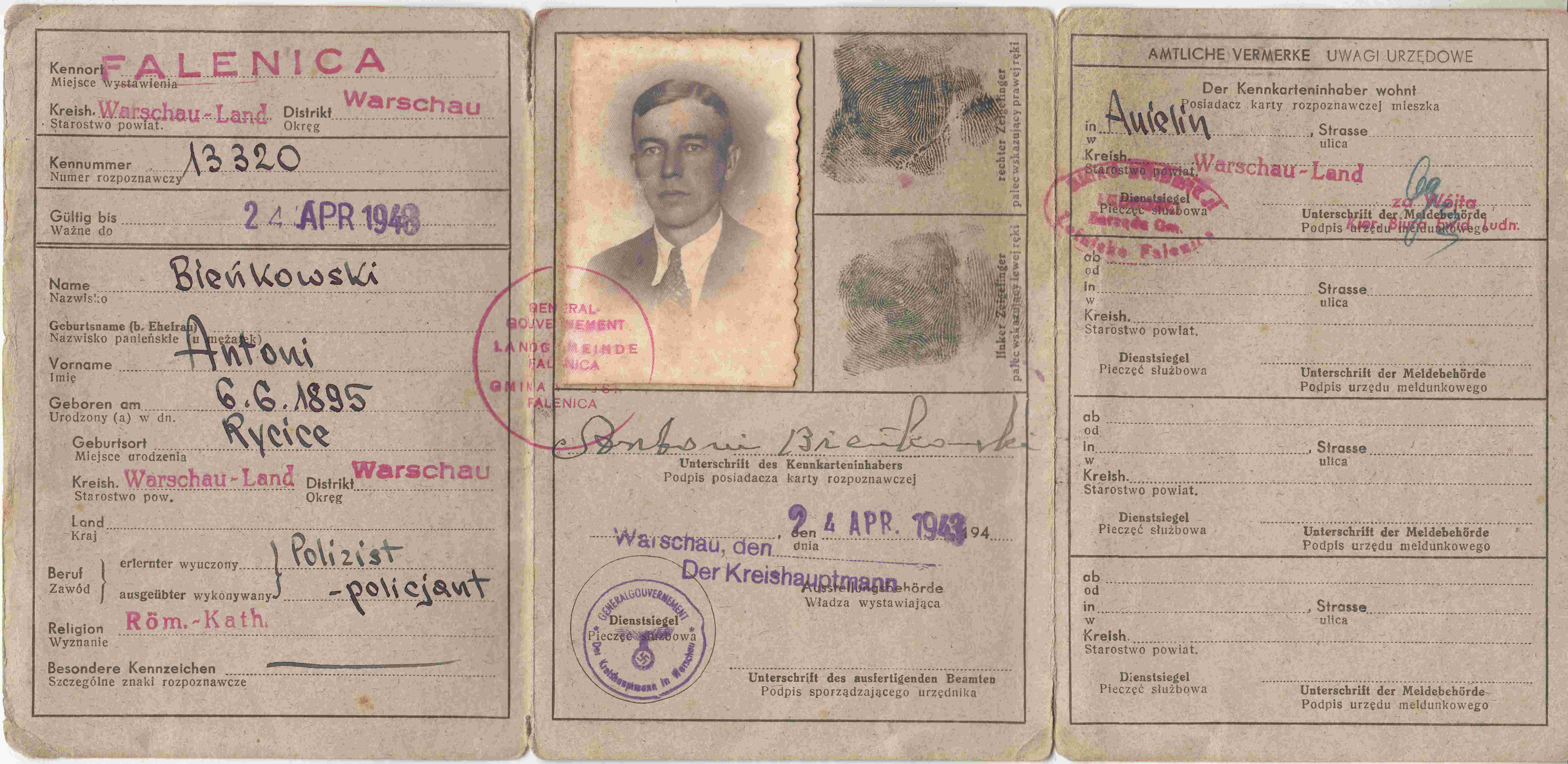 Stary dokument tożsamości ze zdjęciem, pieczątkami, podpisami i odręcznym tekstem, zawierającym dane osobowe i oznaczenia urzędowe, datowany na 1940 r.