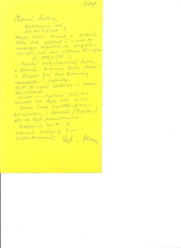Odręczna notatka na żółtej kartce papieru.